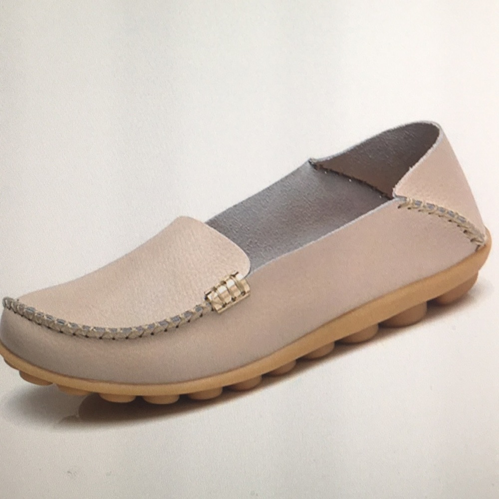 A pair of VenusCelia women shoes size 8